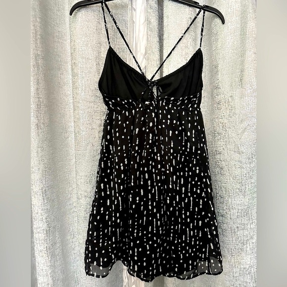ROXY JR’s XS SWEET and STYLISH mini sundress from Roxy. Black with white print. - Picture 4 of 7